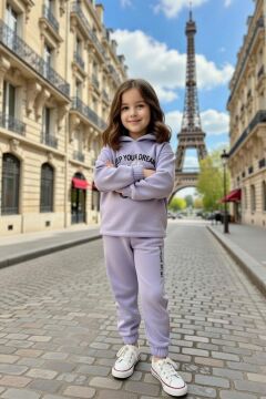 Kız Çocuk Üzeri Kara Kalem Kelebek Baskı ve Yazı Detaylı Sweat Paçası Lastikli Lila Eşofman Takım