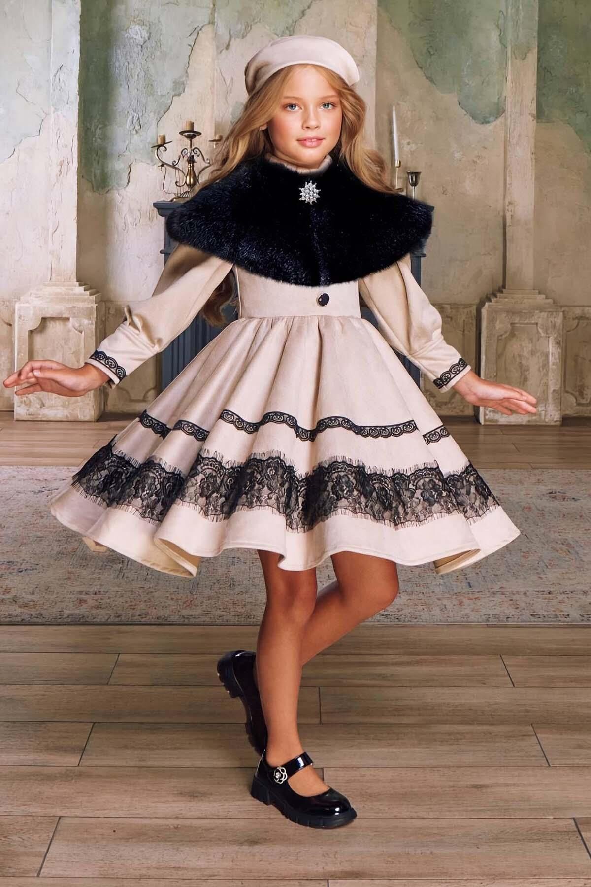 Kız Çocuk Peluş Şal  Detaylı ve Dantel Şerit İşlemeli Şapkalı Süet Krem Abiye