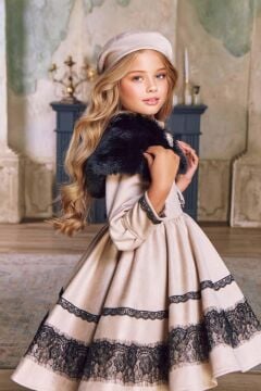 Kız Çocuk Peluş Şal  Detaylı ve Dantel Şerit İşlemeli Şapkalı Süet Krem Abiye