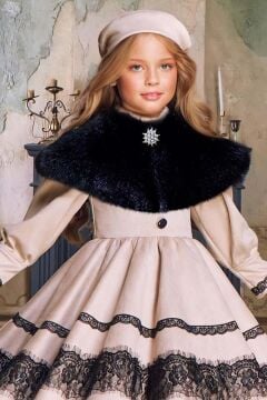 Kız Çocuk Peluş Şal  Detaylı ve Dantel Şerit İşlemeli Şapkalı Süet Krem Abiye