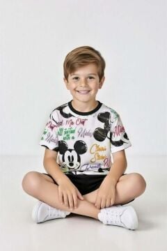 Erkek Çocuk Ayıcık Desen ve Renkli Yazılarla Penye T-Shirt Siyah Şortlu Takım