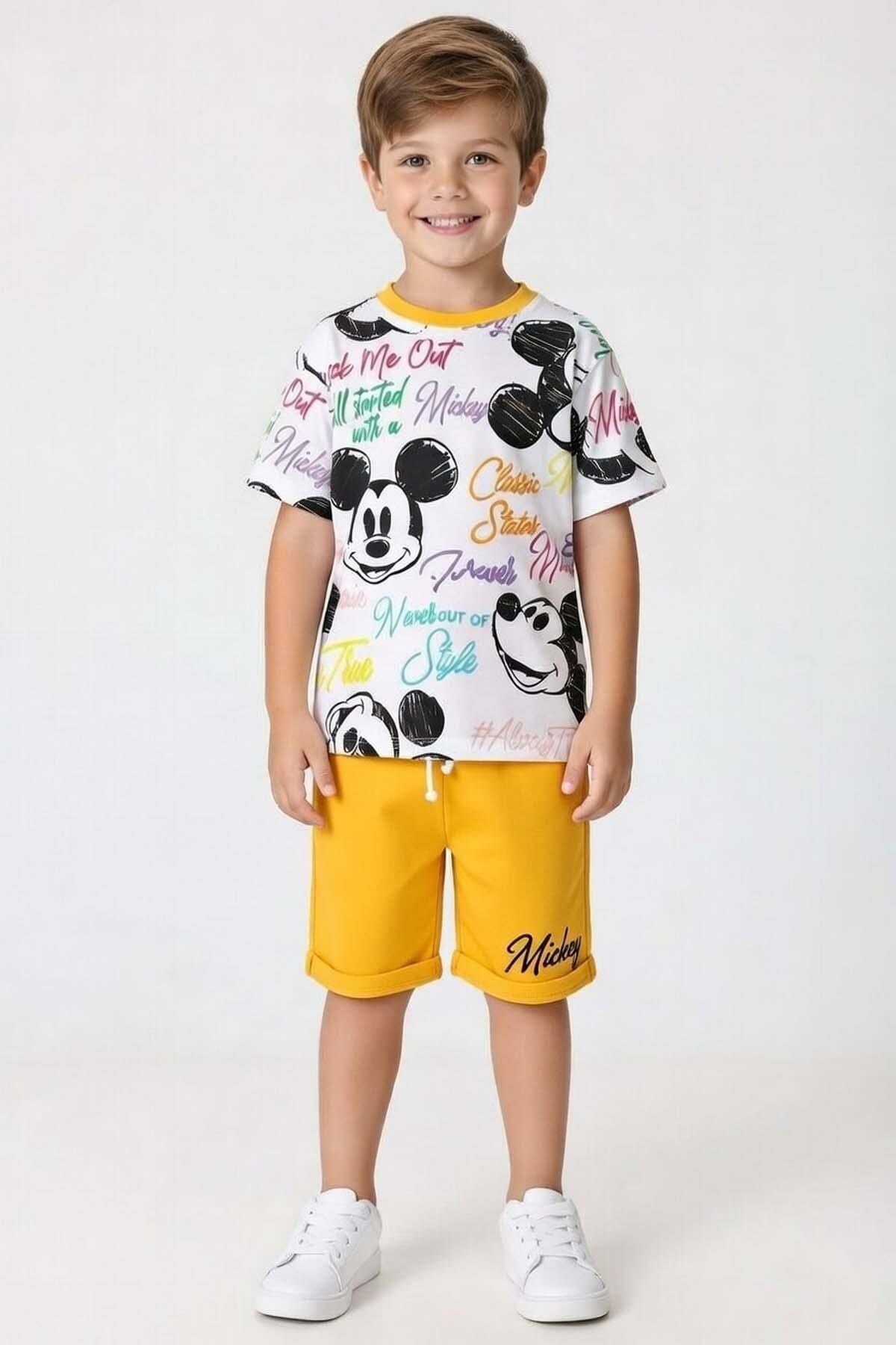 Erkek Çocuk Ayıcık Desen ve Renkli Yazılarla Penye T-Shirt Sarı Şortlu Takım