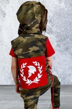 Erkek Çocuk Kamuflaj Desenli Yelek ve Dijital Baskılı Kırmızı Eşofman Takım
