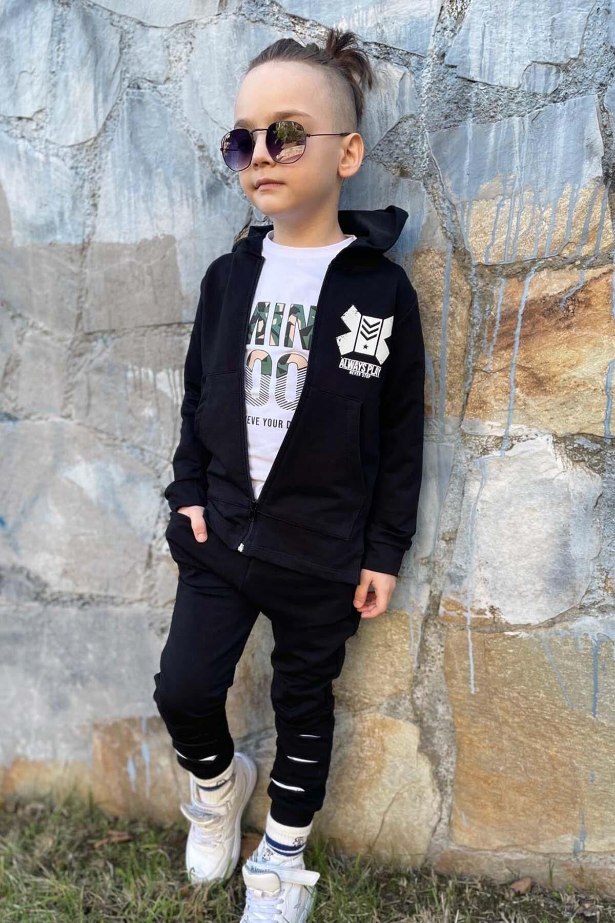 Erkek Çocuk Sırt Baskılı Minicool Yazı ve Paçaları Yırtmaç Detaylı Siyah Eşofman Takım