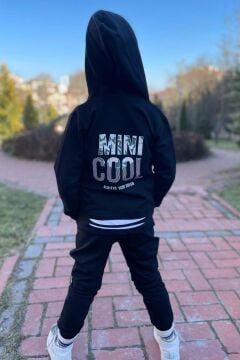 Erkek Çocuk Sırt Baskılı Minicool Yazı ve Paçaları Yırtmaç Detaylı Siyah Eşofman Takım