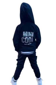 Erkek Çocuk Sırt Baskılı Minicool Yazı ve Paçaları Yırtmaç Detaylı Siyah Eşofman Takım