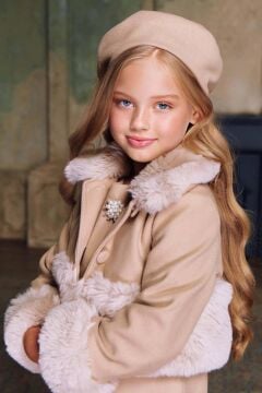 Kız Çocuk Yakası ve Kol Uçları Peluş Detaylı Ceket Kalın Asklı Süet Kolsuz Bej Elbise