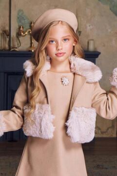 Kız Çocuk Yakası ve Kol Uçları Peluş Detaylı Ceket Kalın Asklı Süet Kolsuz Bej Elbise