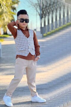 Erkek Çocuk Çizgili Cepken ve Gömlek Yaka Kahverengi Bluz Alt Üst Takım