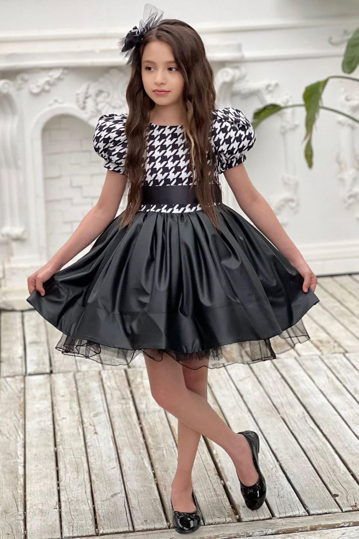 Kız Çocuk Balon Kollu Kazayağı Desenli Deri Etekli Tül Detaylı Siyah Elbise 2-12 Yaş
