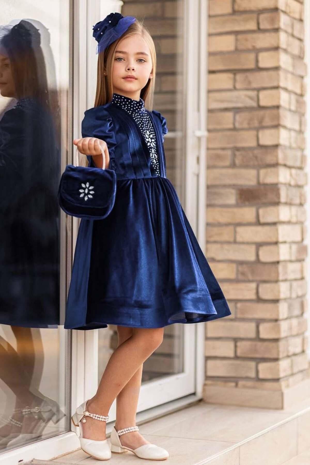 Kız Çocuk Üzeri Çiçek Taş İşlemeli Boğazlı Yaka Lacivert Kadife Abiye