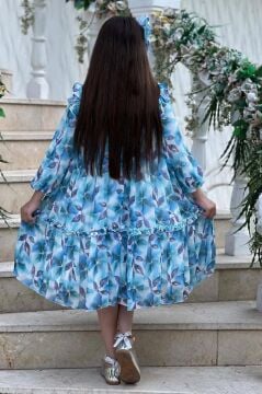 Kız Çocuk Yakası ve Omuzları Fırfır Detaylı Çiçek İşlemeli Pliseli Mavi Elbise