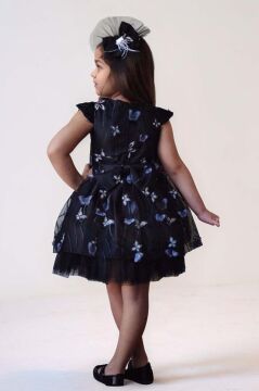 Kız Çocuk Omuzları Fırfır Detaylı Üzeri Kelebek Motifli Eteği Tüllü Siyah Elbise