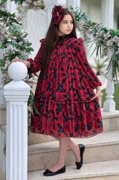 Kız Çocuk Yakası ve Omuzları Fırfır Detaylı Çiçek İşlemeli Pliseli Kırmızı Elbise