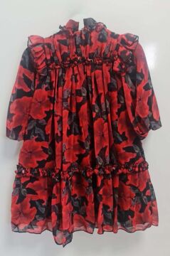 Kız Çocuk Yakası ve Omuzları Fırfır Detaylı Çiçek İşlemeli Pliseli Kırmızı Elbise