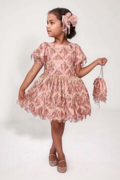 Kız Çocuk Üzeri Pulpayet İşlemeli Püsküllü Parlak Somon Elbise