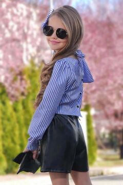 Kız Çocuk Üzeri Dikey Çizgi ve Sırtında Düğme Detaylı Mavi Gömlek Deri Şortlu Takım