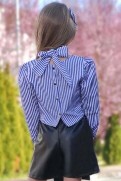 Kız Çocuk Üzeri Dikey Çizgi ve Sırtında Düğme Detaylı Mavi Gömlek Deri Şortlu Takım