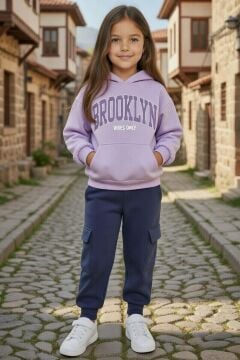 Kız Çocuk Göğsünde Brooklyn Yazı Baskılı ve Kanguru Cepli 3 İplik Lila Eşofman Takım