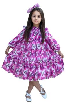 Kız Çocuk Yakası ve Omuzları Fırfır Detaylı Çiçek İşlemeli Pliseli Pembe Elbise