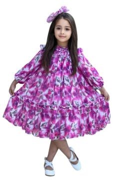 Kız Çocuk Yakası ve Omuzları Fırfır Detaylı Çiçek İşlemeli Pliseli Pembe Elbise