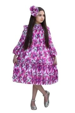 Kız Çocuk Yakası ve Omuzları Fırfır Detaylı Çiçek İşlemeli Pliseli Pembe Elbise