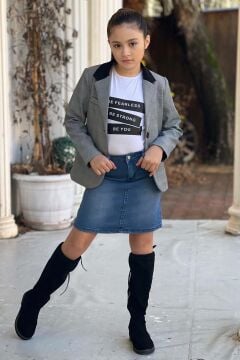Kız Çocuk Yazı Baskılı Tişört Sahte Cep Detaylı Kareli Blazer Ceket Mavi Jean Etekli Takım