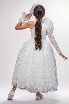 Kız Çocuk Tek Kol Omzu Çiçek Broşlu Boydan Dantel Detaylı Beyaz Elbise