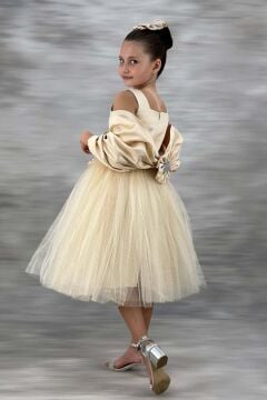 Kız Çocuk Kare Yaka Sıfır Kol Eteği Tüllü Kabarık Saten Kolluk Detaylı Bej Abiye