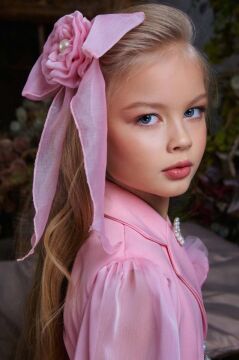 Kız Çocuk Bilekleri İnci Boncuk İşlemeli Kolları Şeffaf Kumaş Taş Düğme Detaylı Pembe Elbise