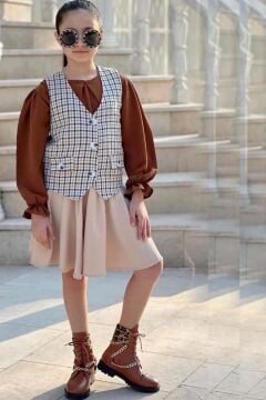 Kız Çocuk Bebe Yaka Bilekler Lastikli Kahverengi Kazak Ekose Detay Cepken ve Penye Etekli Takım