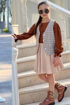 Kız Çocuk Bebe Yaka Bilekler Lastikli Kahverengi Kazak Ekose Detay Cepken ve Penye Etekli Takım