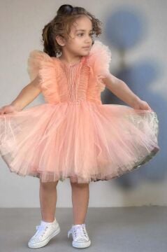 Kız Çocuk Omuzları Tüllü Üzeri Boydan Simli Kolsuz Somon Abiye