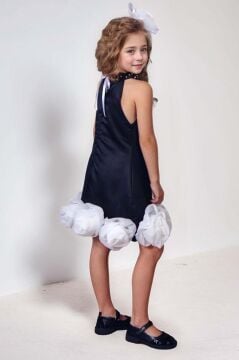 Kız Çocuk Dik Yaka İnci Detaylı Sıfır Kol Eteği 3D Gül İşlemeli Slim Kesim Siyah Elbise