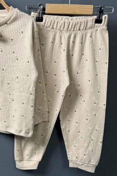 Kız Çocuk Üzeri Papatya Desenli Fitilli Krem Pijama Takımı