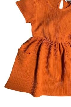 Kız Çocuk Beli Lastikli Önü Cep Detaylı Fitilli Müslin Kiremit Elbise