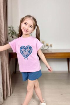 Kız Çocuk Göğsünde Dantel İşleme Kalp Detaylı Pembe T-Shirt Beli Lastikli Şortlu Takım