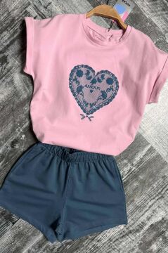 Kız Çocuk Göğsünde Dantel İşleme Kalp Detaylı Pembe T-Shirt Beli Lastikli Şortlu Takım