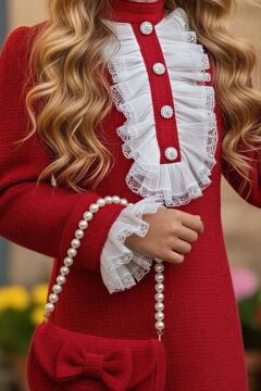 Kız Çocuk Fırfır ve Palyaço Yaka Göğsü Düğme ve Dantel İşleme Detaylı Şanel Kırmızı Elbise