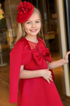 Kız Çocuk Bisiklet Yaka Göğsü Tüllü ve Gül Broşlu Etek Ucu Asimetrik Bolerolu Kolsuz Kırmızı Elbise