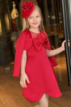 Kız Çocuk Bisiklet Yaka Göğsü Tüllü ve Gül Broşlu Etek Ucu Asimetrik Bolerolu Kolsuz Kırmızı Elbise