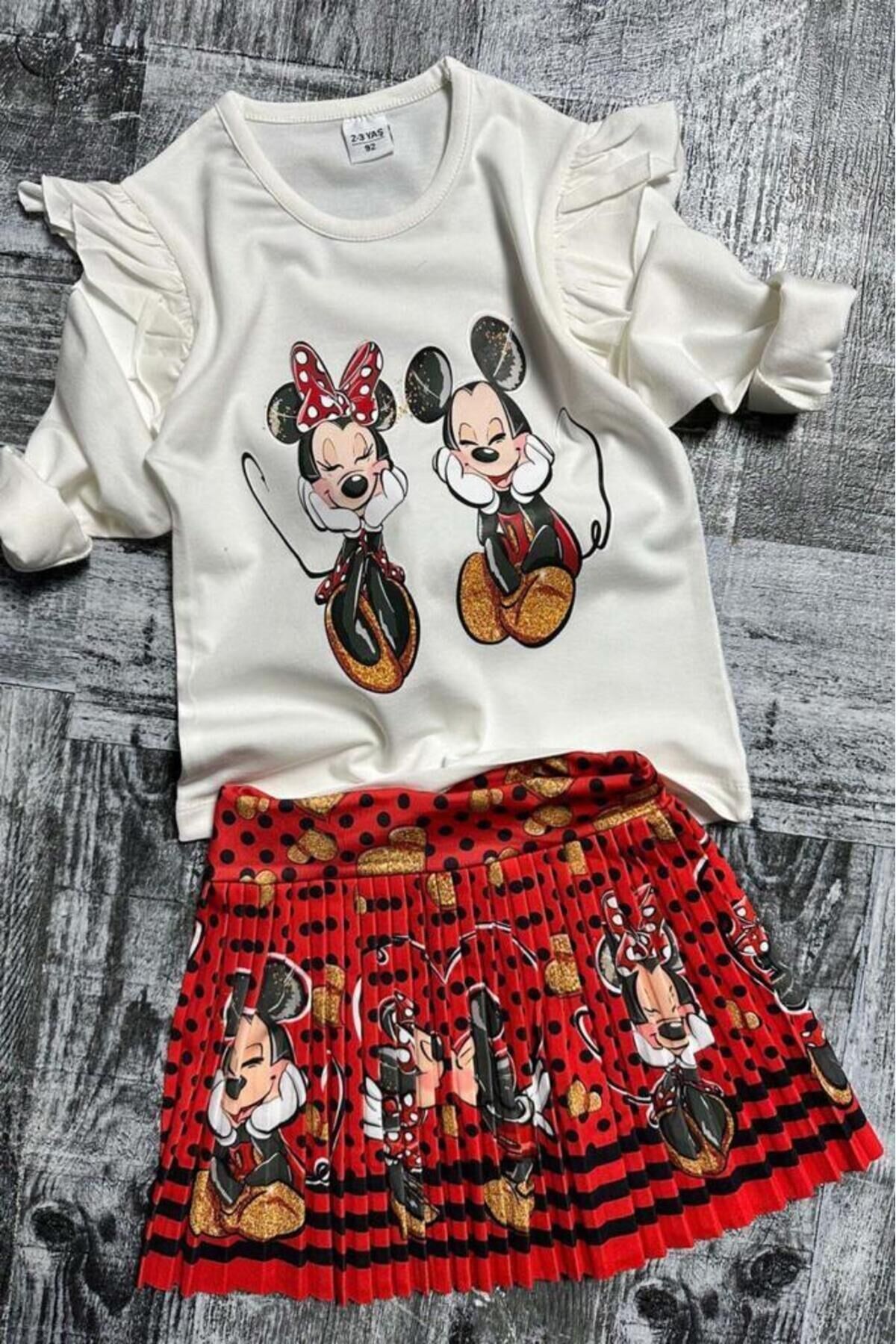 Kız Çocuk Omzu Fırfırlı Mickey ve Minnie Baskılı Beyaz Bluz Etekli Takım