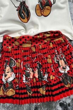 Kız Çocuk Omzu Fırfırlı Mickey ve Minnie Baskılı Beyaz Bluz Etekli Takım