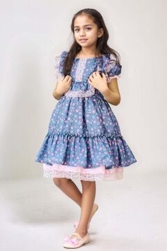 Kız Çocuk Göğsü ve Omuzları Fırfır Dantel İşlemeli Üzeri Çiçek Detaylı Elbise