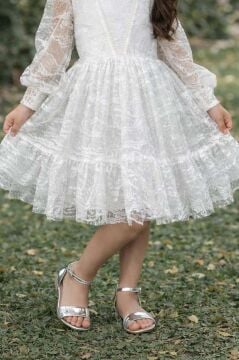 Kız Çocuk Kolları Transparan Yakası İnci Boncuklu Etek Ucu Fırfırlı Beyaz Abiye