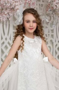 Kız Çocuk Beli Kurdela Detaylı Üzeri Yaprak Dantelli İçi Astarlı Beyaz Elbise