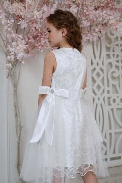 Kız Çocuk Beli Kurdela Detaylı Üzeri Yaprak Dantelli İçi Astarlı Beyaz Elbise
