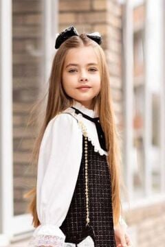 Kız Çocuk Kol Uçları ve Göğsü Dantel İşlemeli Triko Siyah Elbise