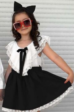 Kız Çocuk V Yaka Omuzları ve Etek Ucu Dantel İşlemeli Siyah Elbise