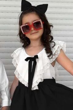 Kız Çocuk V Yaka Omuzları ve Etek Ucu Dantel İşlemeli Siyah Elbise